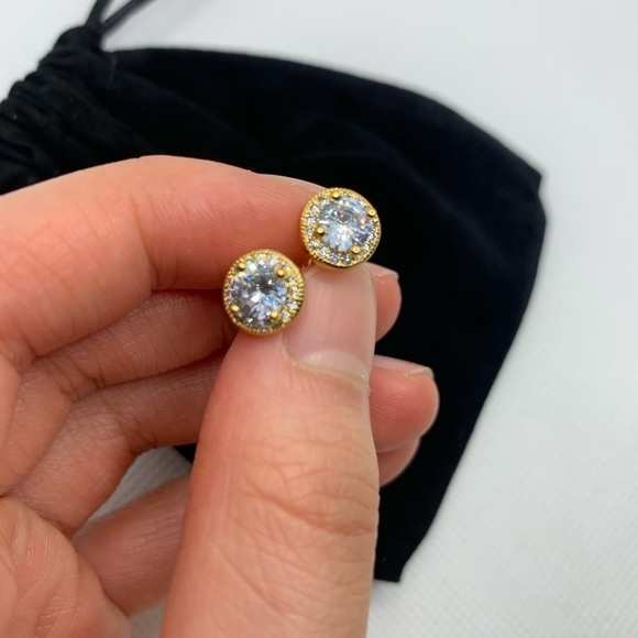NEW Cubic Zirconia Stud earrings 8mm - Picture 2 of 14
